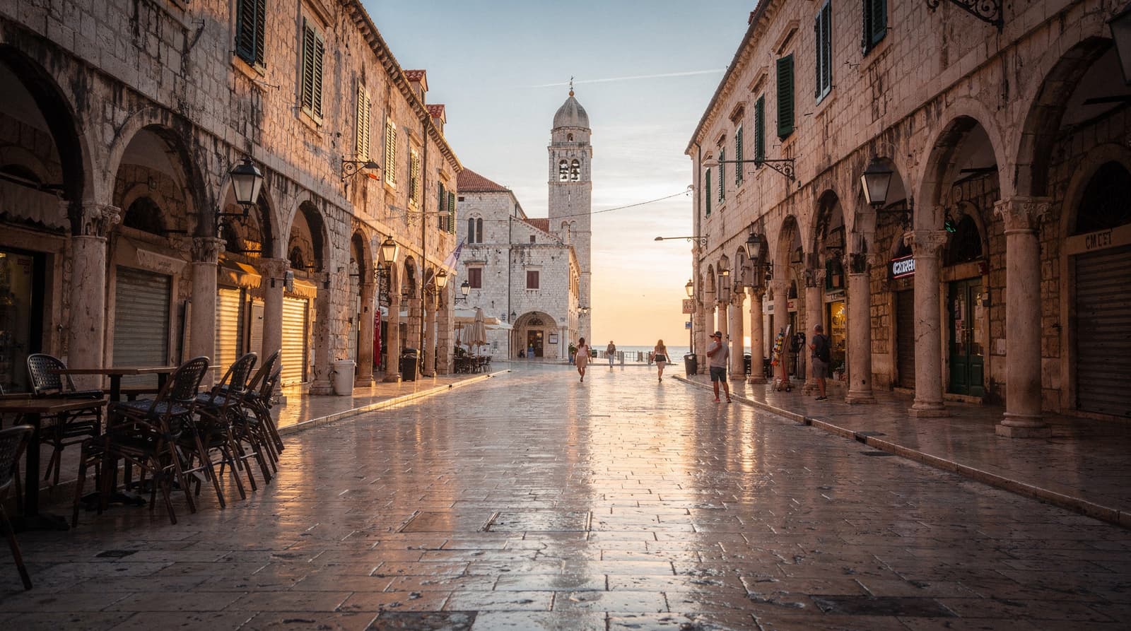 One photo, one street: Stradun at dawn