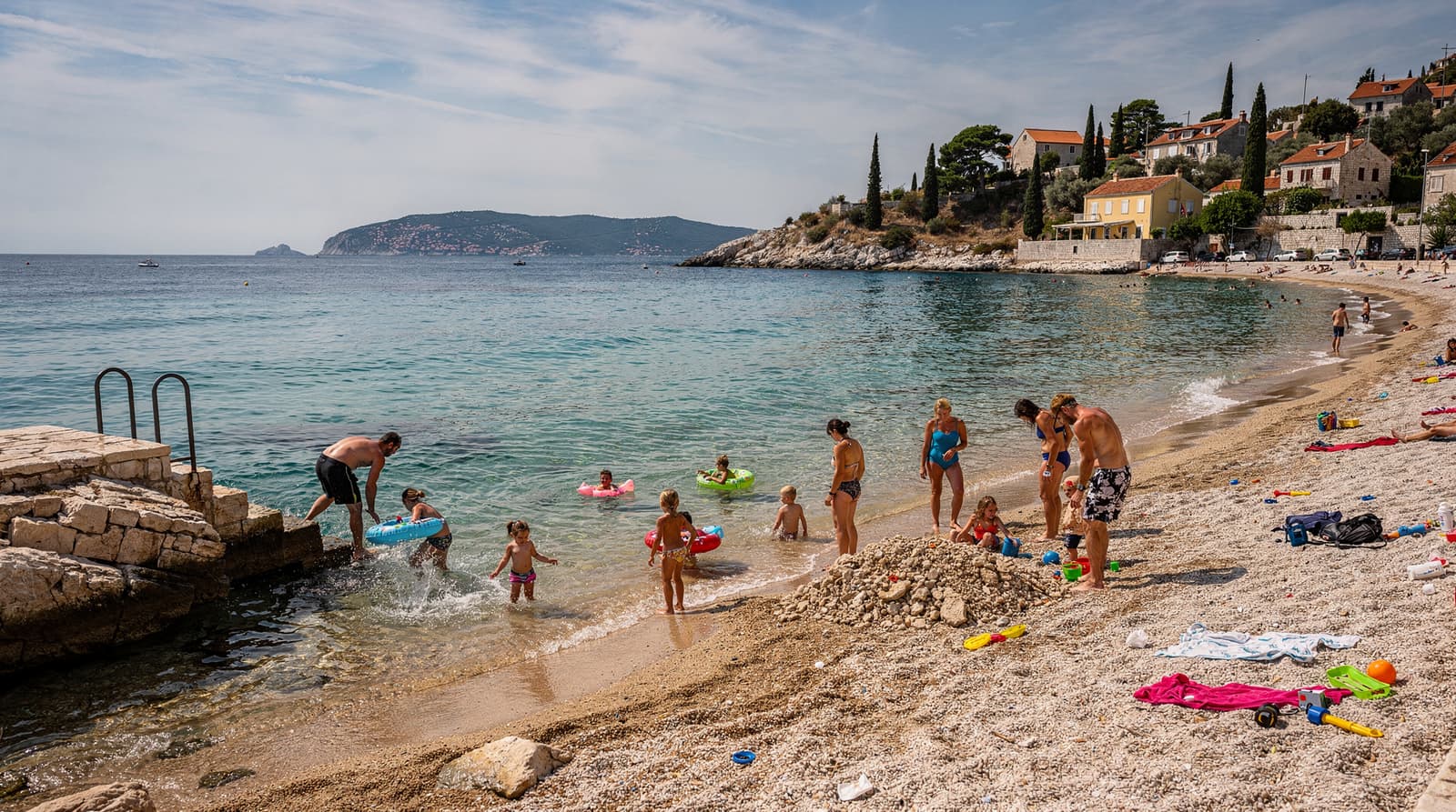 Family beaches near Dubrovnik: where to swim with children